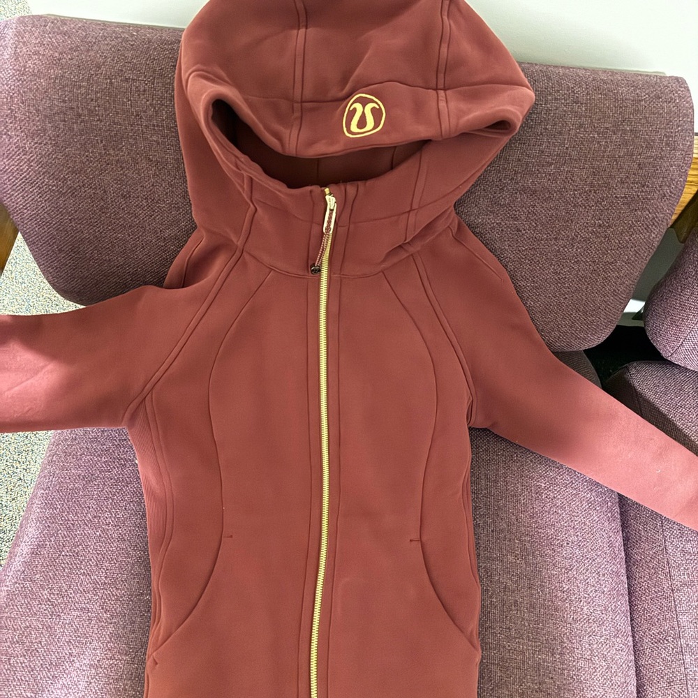 Lululemon Scuba full-zip hoodie. Size 4